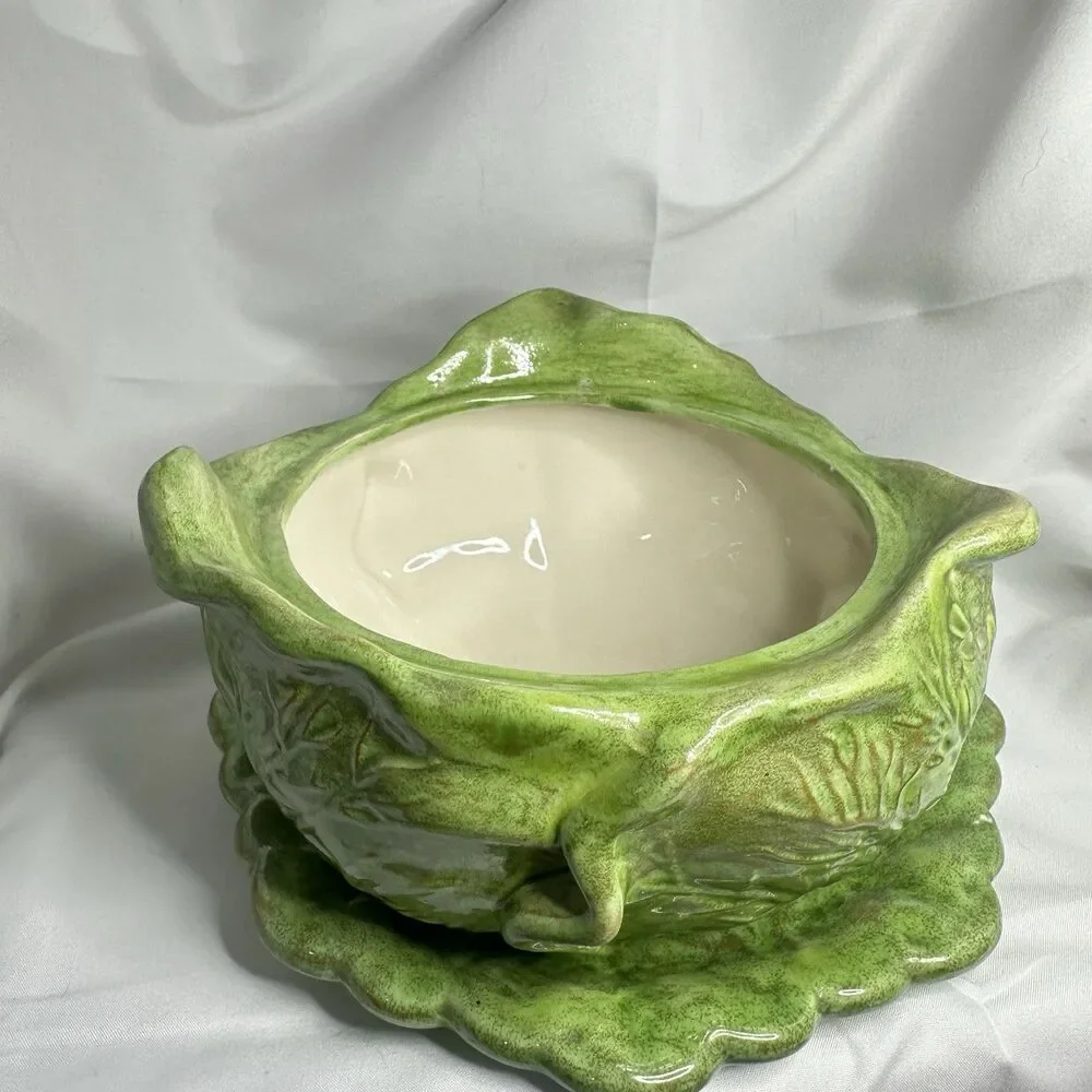 Holland Mold edge cottagecore